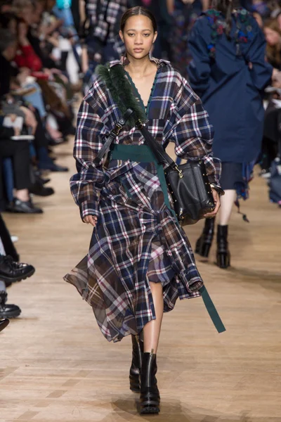 Look 24